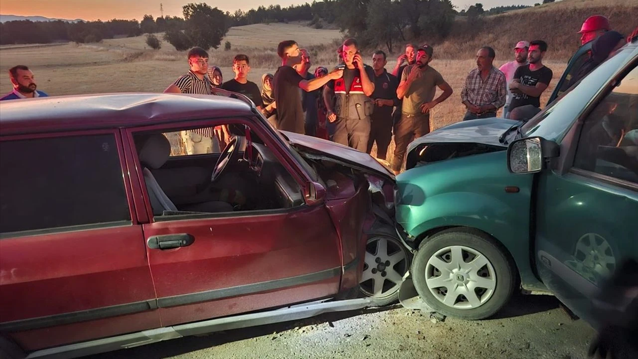 Kütahya Gediz Trafik Kazası 2 Ölü Mehmet Özhan Ümmü Özhan Baki Gülşen