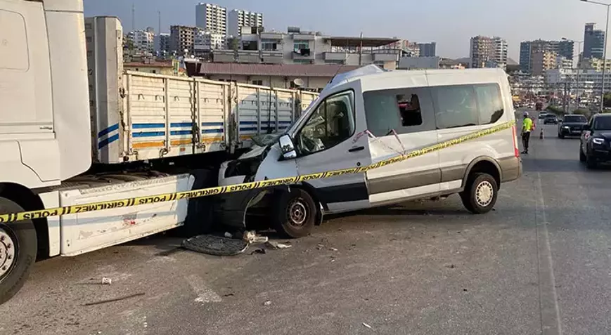 Mersin Erdemli Trafik Kazası Diyarbakır Yurt Çocuklarını Taşıyan Minibüs Kaza Yaptı